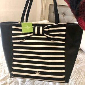 Kate spade purse. Brand new with tags.